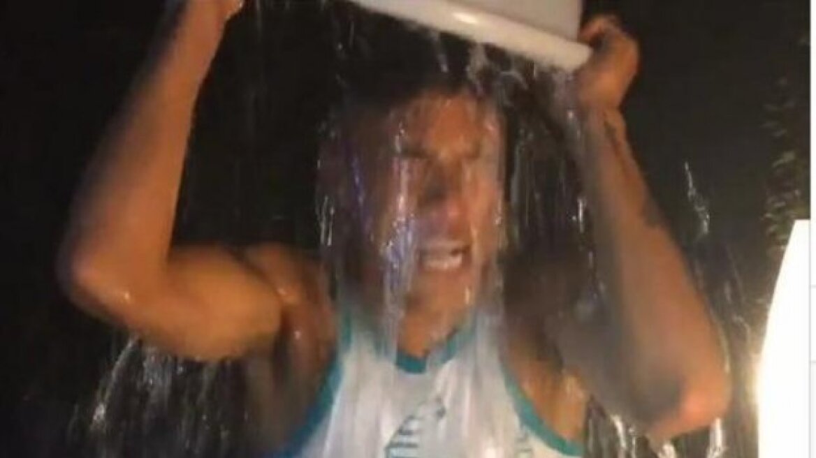 Bucket Challenge ο Νεϊμάρ, καλώντας τον Σούνιγκα!