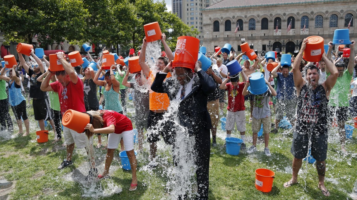 Ice Bucket Challenge: Απαγορεύεται σε Αμερικανούς διπλωμάτες