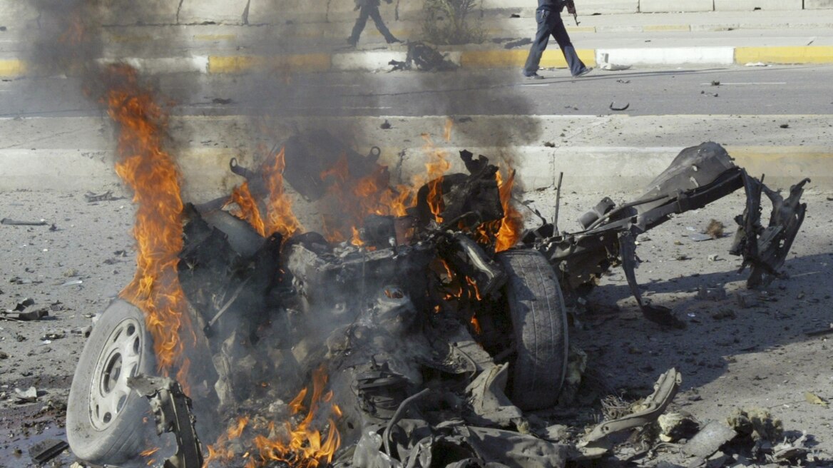 Τριπλή βομβιστική επίθεση στη Βαγδάτη με δέκα νεκρούς 