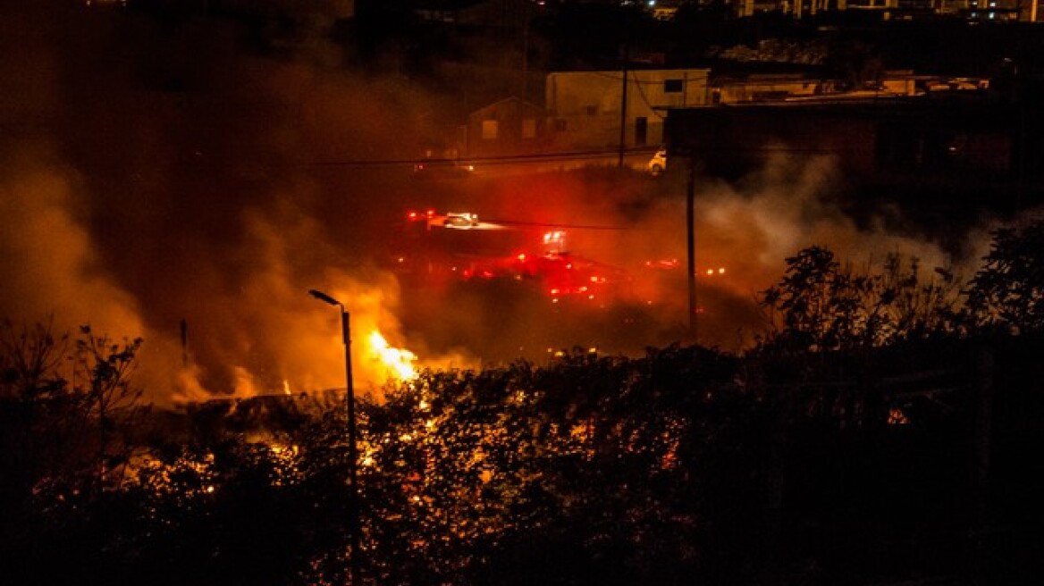 Φωτιά σε βαγόνια του ΟΣΕ στη Θεσσαλονίκη