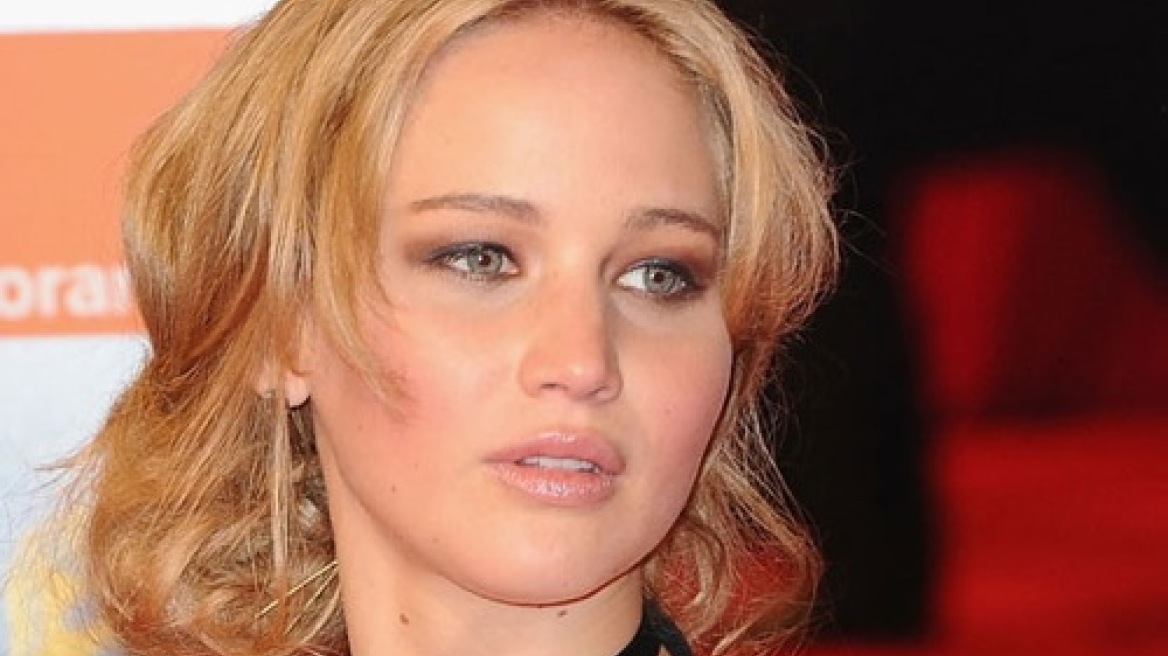 Jennifer Lawrence: Mε σκούφο και γυαλιά κυκλοφορεί μετά το «γυμνό σκάνδαλο» του Χόλιγουντ