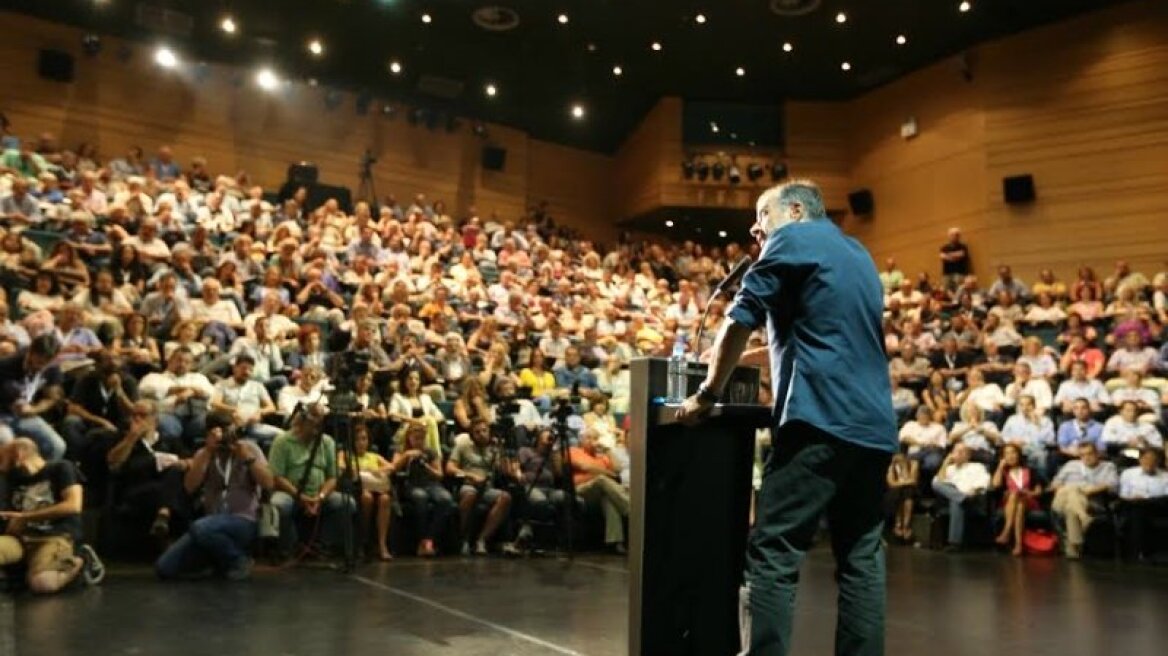 Σταύρος Θεοδωράκης: Μερικές φορές η αφέλεια του ΣΥΡΙΖΑ με τρομάζει