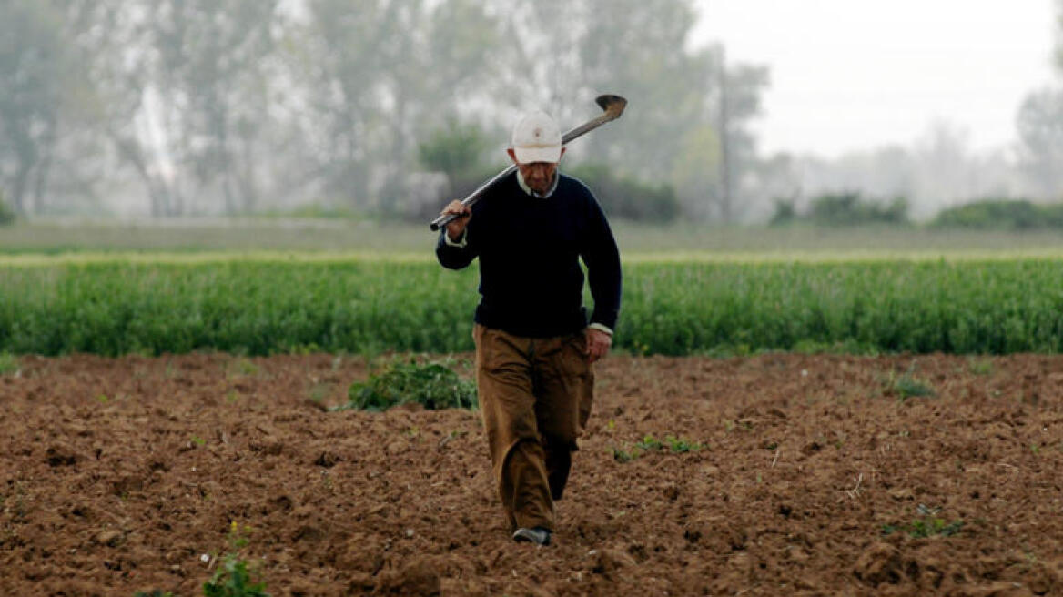 Ψηφίστηκε η διάταξη για την συνταξιοδότηση των αγροτών στα 62