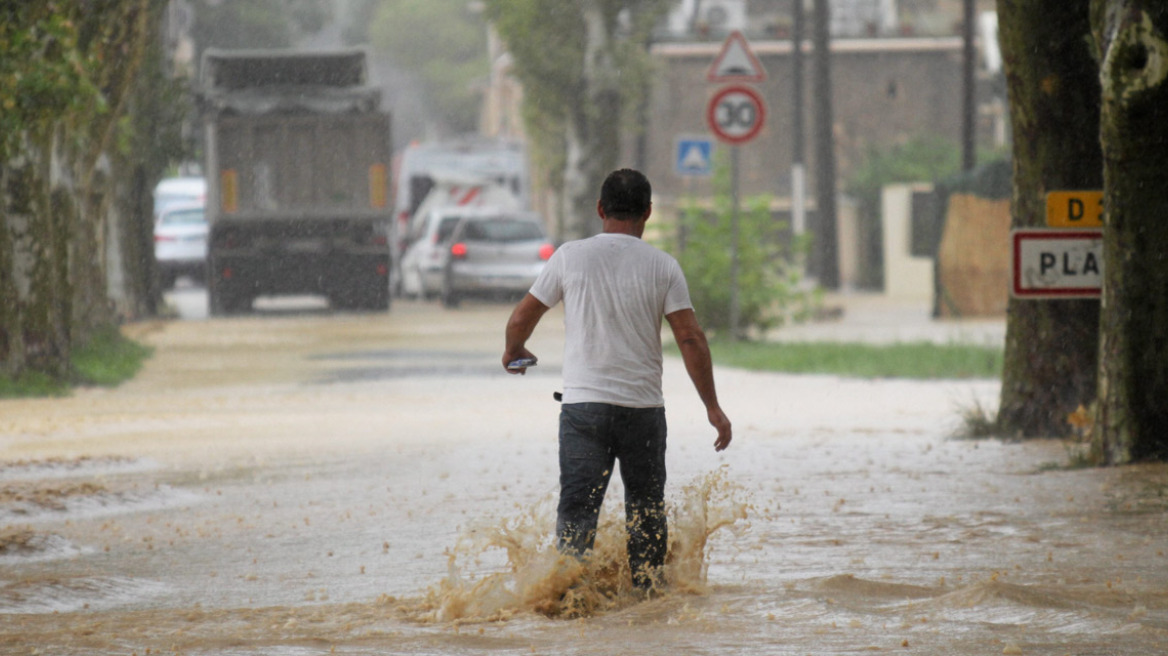 Συναγερμός από τις πλημμύρες στη νότια Γαλλία