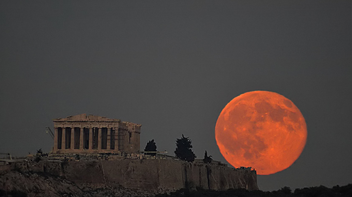 Δείτε το φεγγάρι να γίνεται κόκκινο