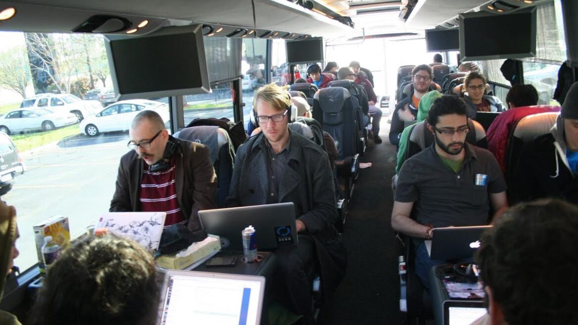 «StartupBus»: Φτιάχνοντας μια «νεοφυή» επιχείρηση μέσα σε ένα λεωφορείο για τη Βιέννη!