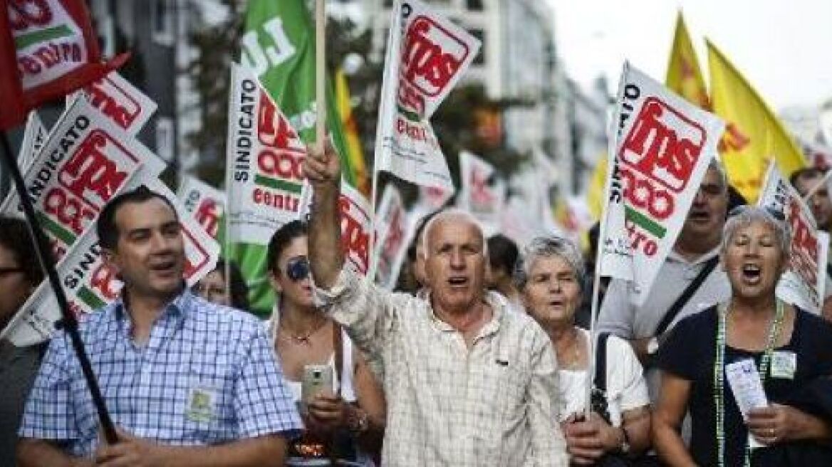 Πορτογαλία: Υπό κλοιό διαδηλώσεων εγκρίθηκε ο πρώτος προϋπολογισμός μετά το Μνημόνιο