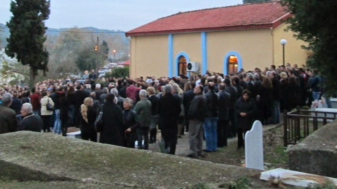 Θρήνος και οδύνη στην κηδεία του ποδοσφαιριστή που χτυπήθηκε από κεραυνό  