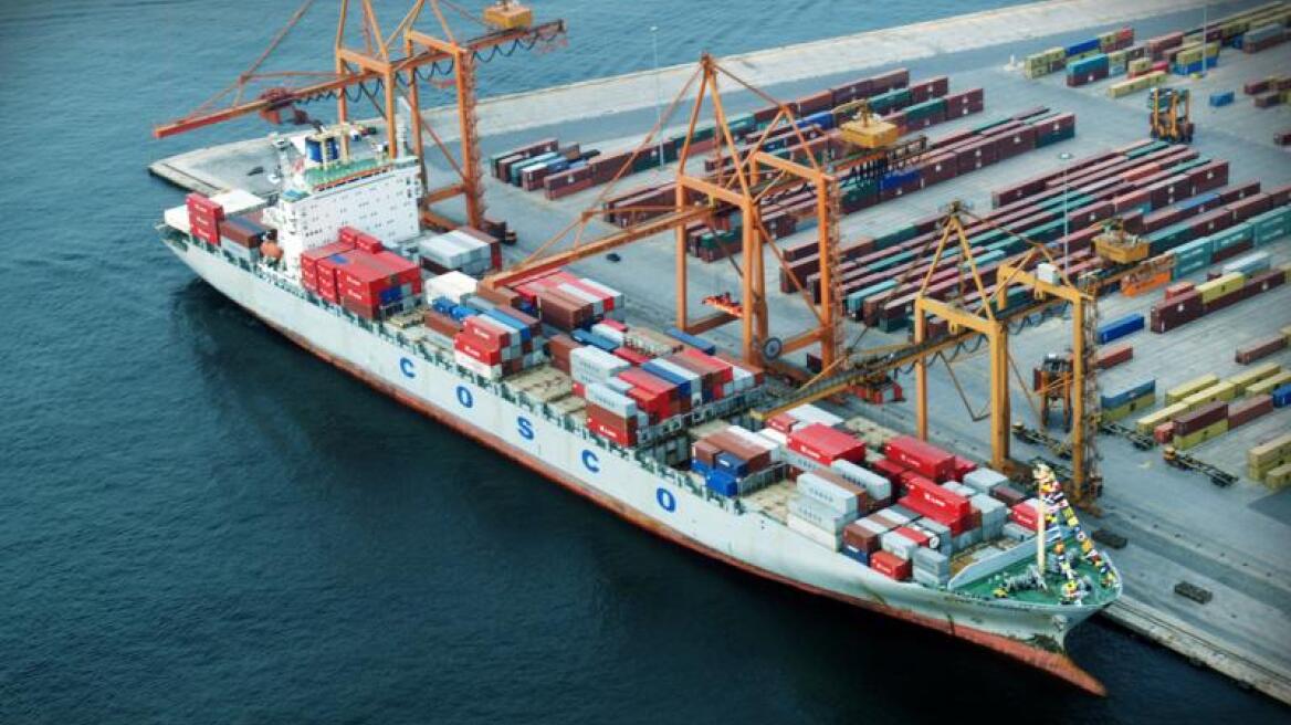 WSJ: Η Cosco μετέτρεψε τον Πειραιά σε ένα από τα πιο πολυσύχναστα λιμάνια στην Ευρώπη