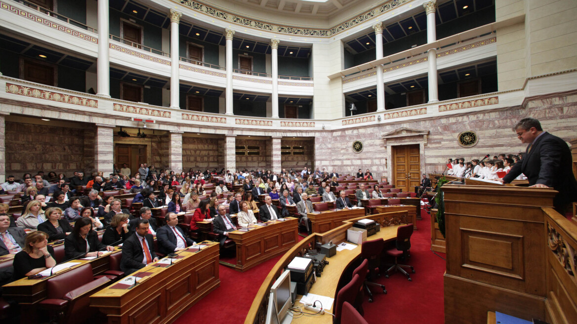 Βουλευτές της ΝΔ ζητούν εμβόλιμη εξεταστική το Φεβρουάριο για τους επί πτυχίω φοιτητές