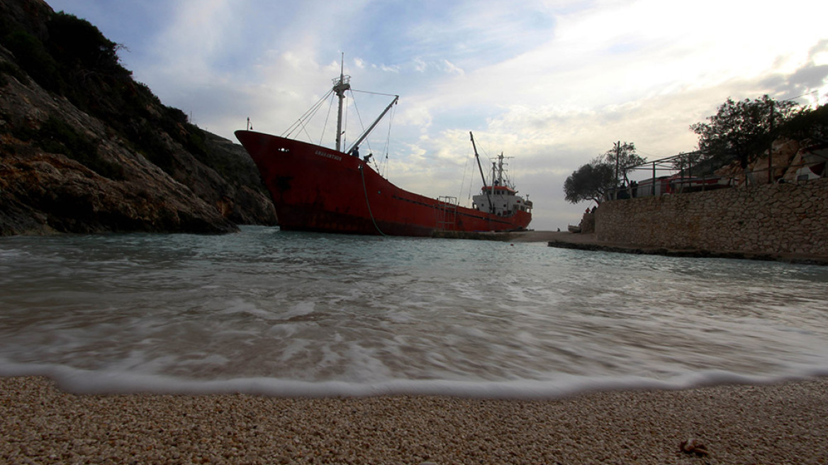 Σήμερα ρυμουλκούν το Amaranthus στο λιμάνι της Ζακύνθου