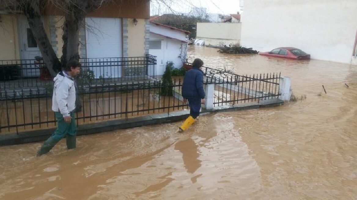 Θεσσαλονίκη: Πλημμύρες από τις  βροχοπτώσεις σε Χαλκηδόνα, Καλοχώρι και Επανομή