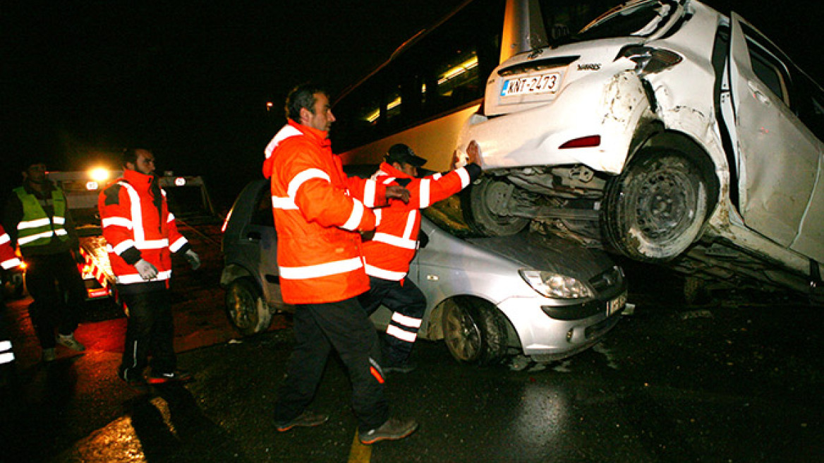 Πέντε συλλήψεις για τον θάνατο της 28χρονης στην καραμπόλα στο Σχηματάρι