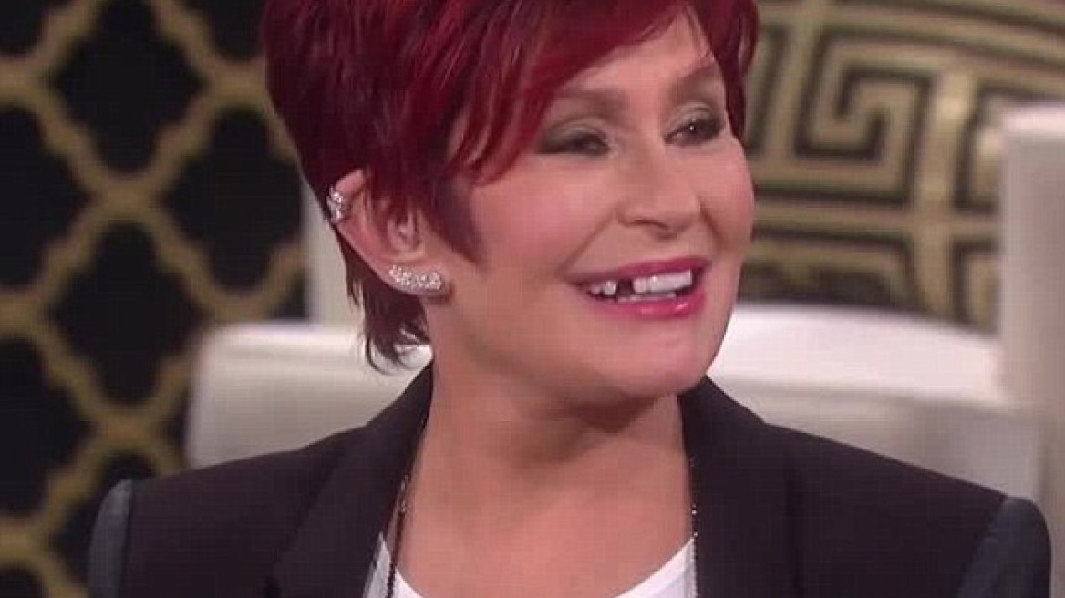  Sharon Osbourne: Της έφυγε το δόντι στον αέρα τηλεοπτικής εκπομπής