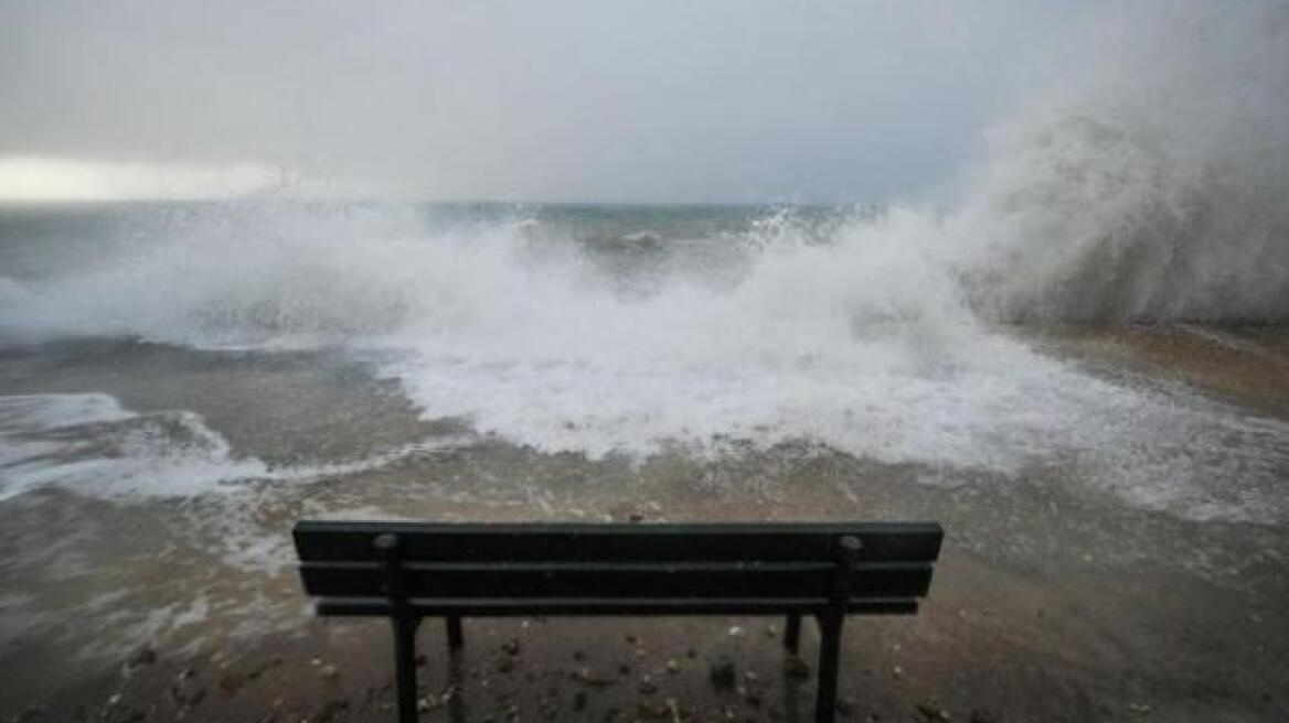 Αναστέλλονται σχεδόν όλα τα ακτοπλοϊκά δρομολόγια λόγω μποφόρ 