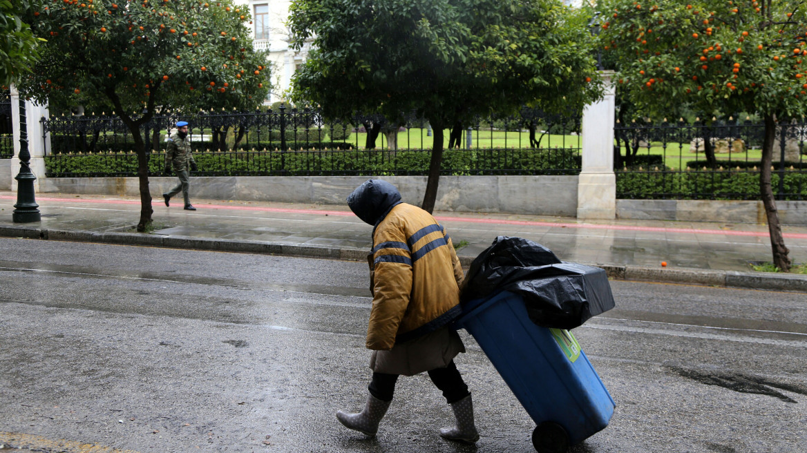 Συνεχίζονται τα έκτακτα μέτρα για τους άστεγους λόγω ψύχους