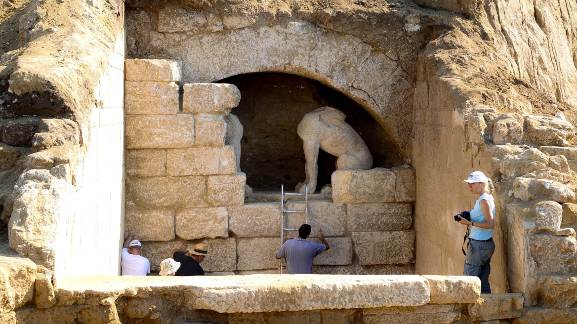 Παλαγγιά: Αλλοι δέκα νεκροί είναι στην Αμφίπολη 