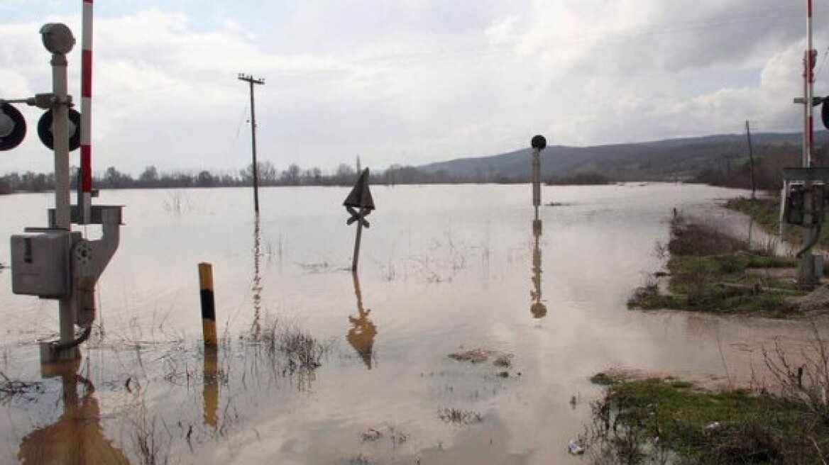 Συναγερμός και στον Έβρο από τις πλημμύρες στη Βουλγαρία