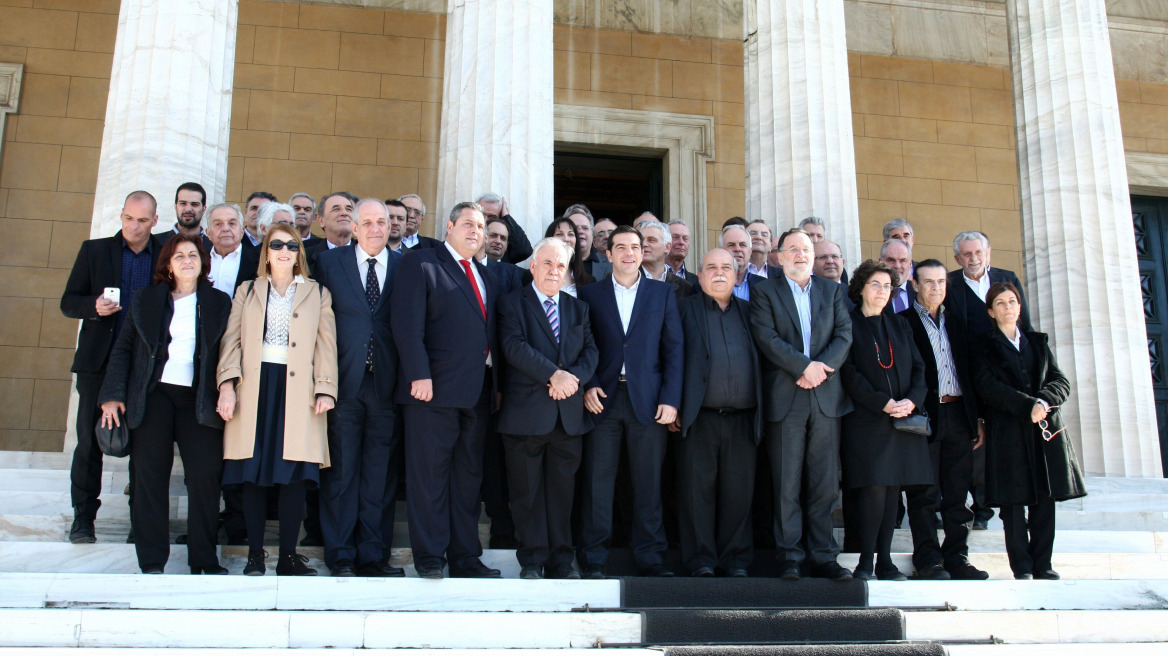 «Ψήφο εμπιστοσύνης» δίνει στην κυβέρνηση το 59% των πολιτών, σύμφωνα με δημοσκόπηση για το «Ποντίκι»