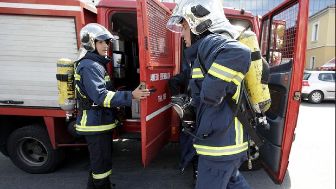 Πυρκαγιά τη νύχτα σε διώροφη οικία στην Κοζάνη - Δεν αναφέρθηκαν τραυματισμοί 