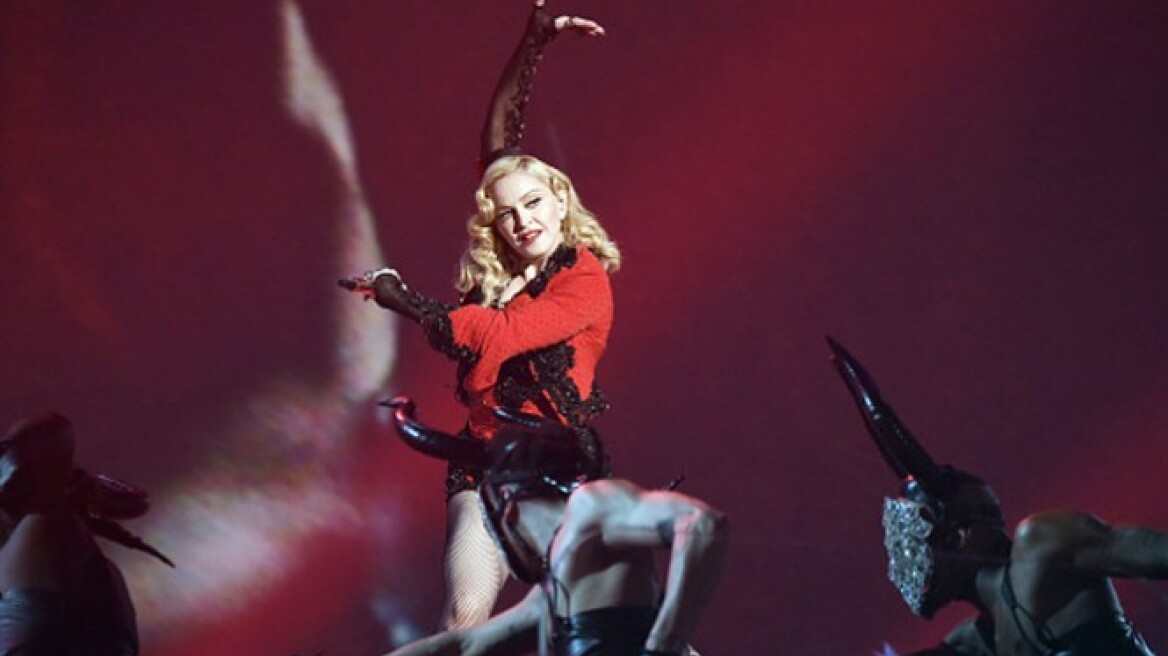 Βίντεο: Δείτε την απίστευτη τούμπα της Madonna στα Brit Awards!