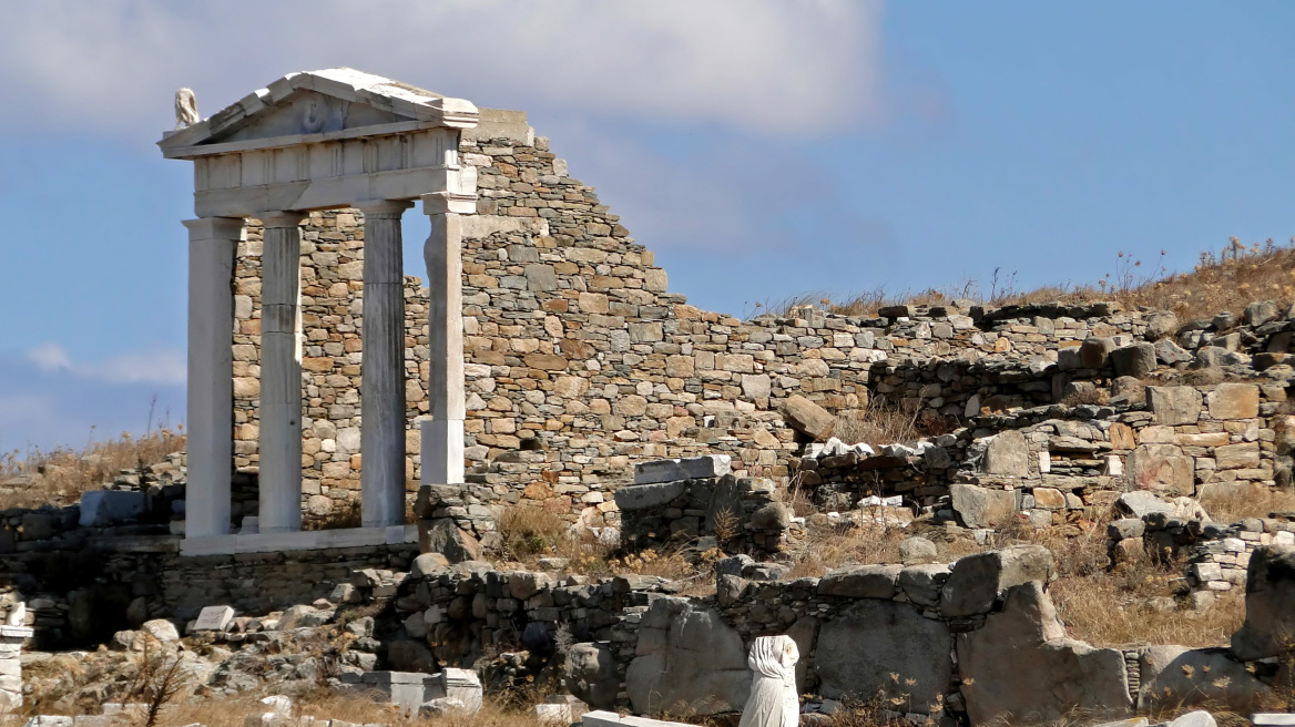 Συνολάκης: Ένα κομμάτι της Δήλου θα βυθιστεί μετά από 50 χρόνια