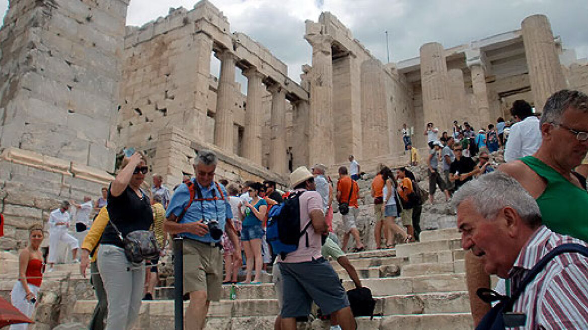 ΣΕΤΕ: Αύξηση στις αφίξεις τουριστών το 2015