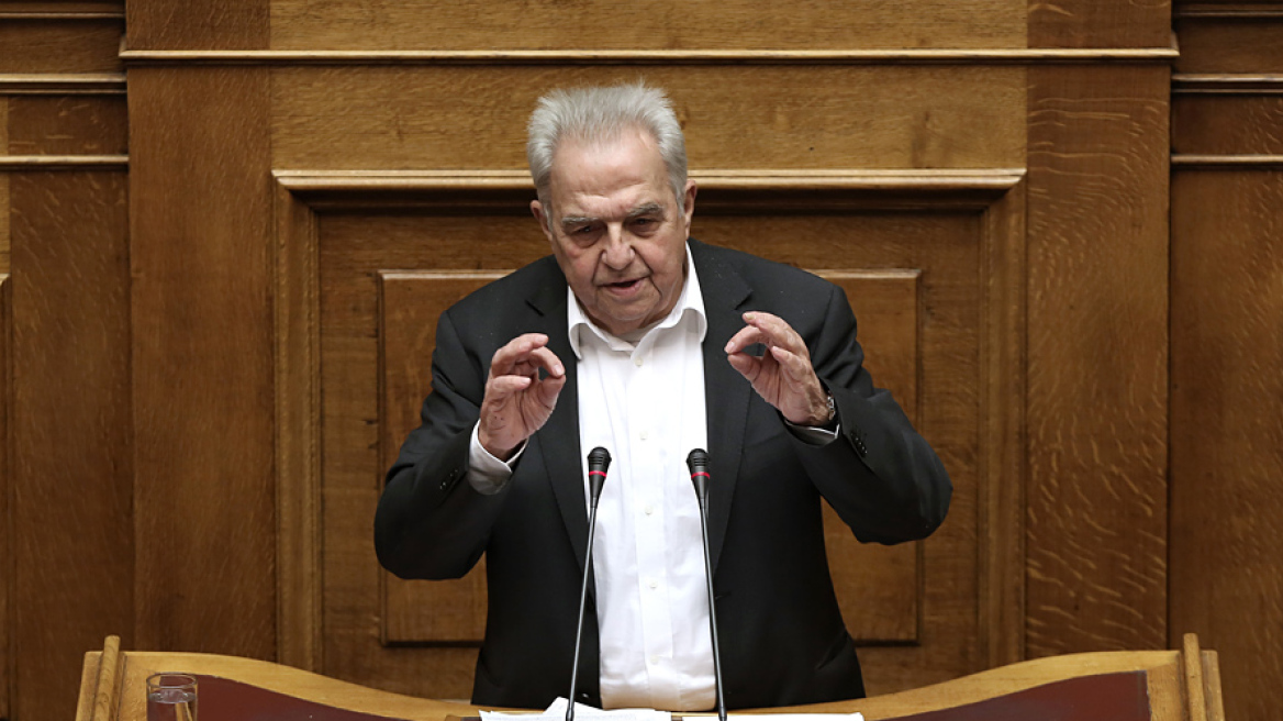 «Συγγνώμη» Φλαμπουράρη στους Πολωνούς για τη «συμμαχία με τους ναζί»