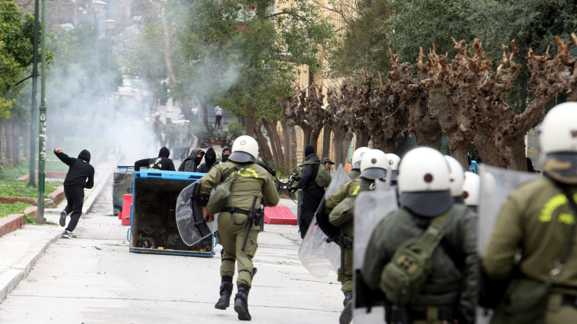 Τρεις προσαγωγές για τα επεισόδια γύρω από το Πολυτεχνείο