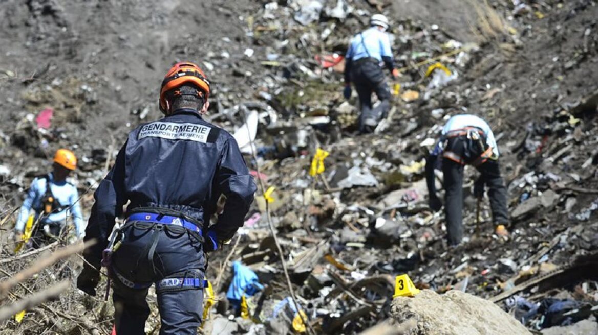 Η Germanwings να γίνει αφορμή για επανεφεύρεση της δημοσιογραφίας, λένε Βρετανοί δημοσιογράφοι