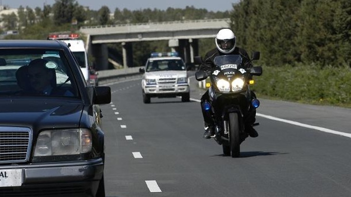 Ο αυτοκινητόδρομος Λεμεσού - Λάρνακας γέμισε... κατεψυγμένα κοτόπουλα 