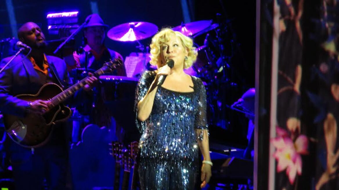 Bette Midler: Μια θεά... επί γης και σκηνής! 
