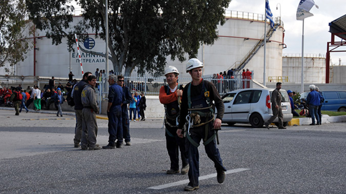 Τραγωδία στα ΕΛΠΕ: Έχασε τη μάχη για τη ζωή και τρίτος εργαζόμενος