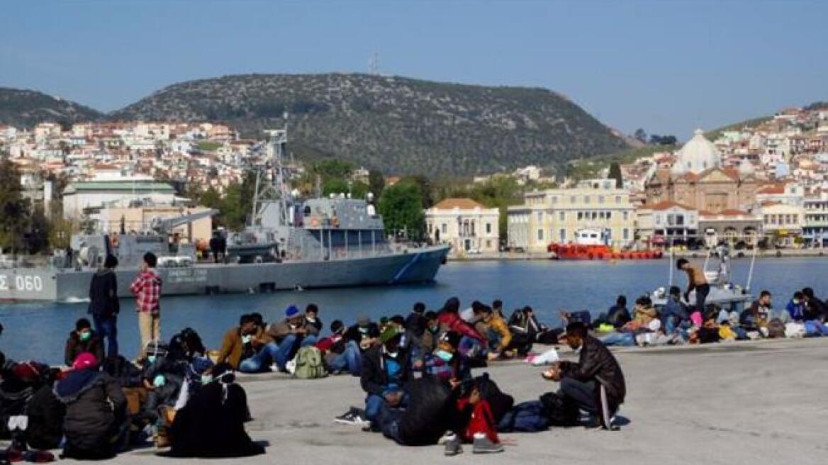 Μυτιλήνη: Εκτός ελέγχου η κατάσταση στο λιμάνι – Εγκλωβισμένοι εκατοντάδες μετανάστες