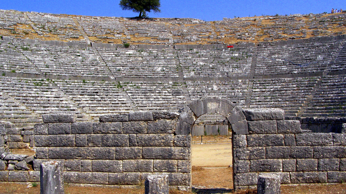 Αναβιώνει για τρεις παραστάσεις το Αρχαίο Θέατρο Δωδώνης