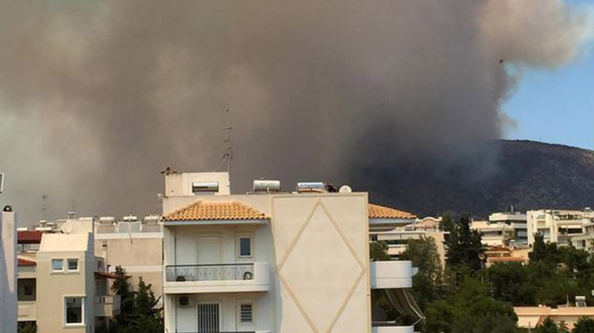 Έντρομη η σύζυγος τραγουδιστή από την πυρκαγιά: «Ας μας λυπηθεί ο Θεός»