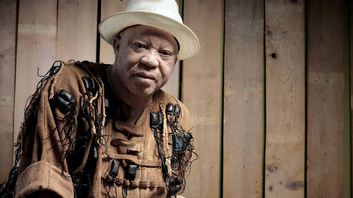 Salif Keita : H χρυσή φωνή της Αφρικής στον Λόφο της Σάνης