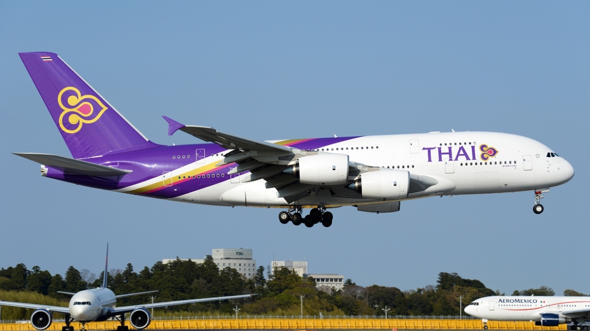 Περικοπή 1.401 θέσεων στην Thai Airways