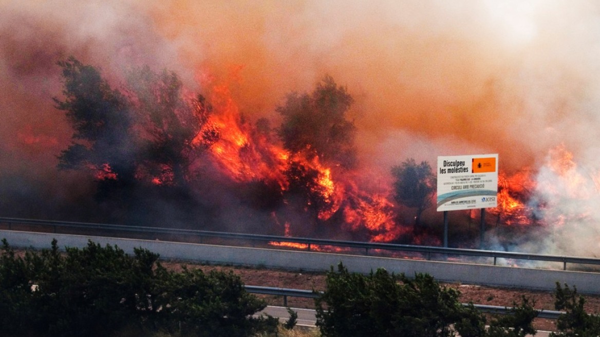 Πυρκαγιά στην Καταλονία: Περισσότεροι από 800 άνθρωποι εγκατέλειψαν τα σπίτια τους