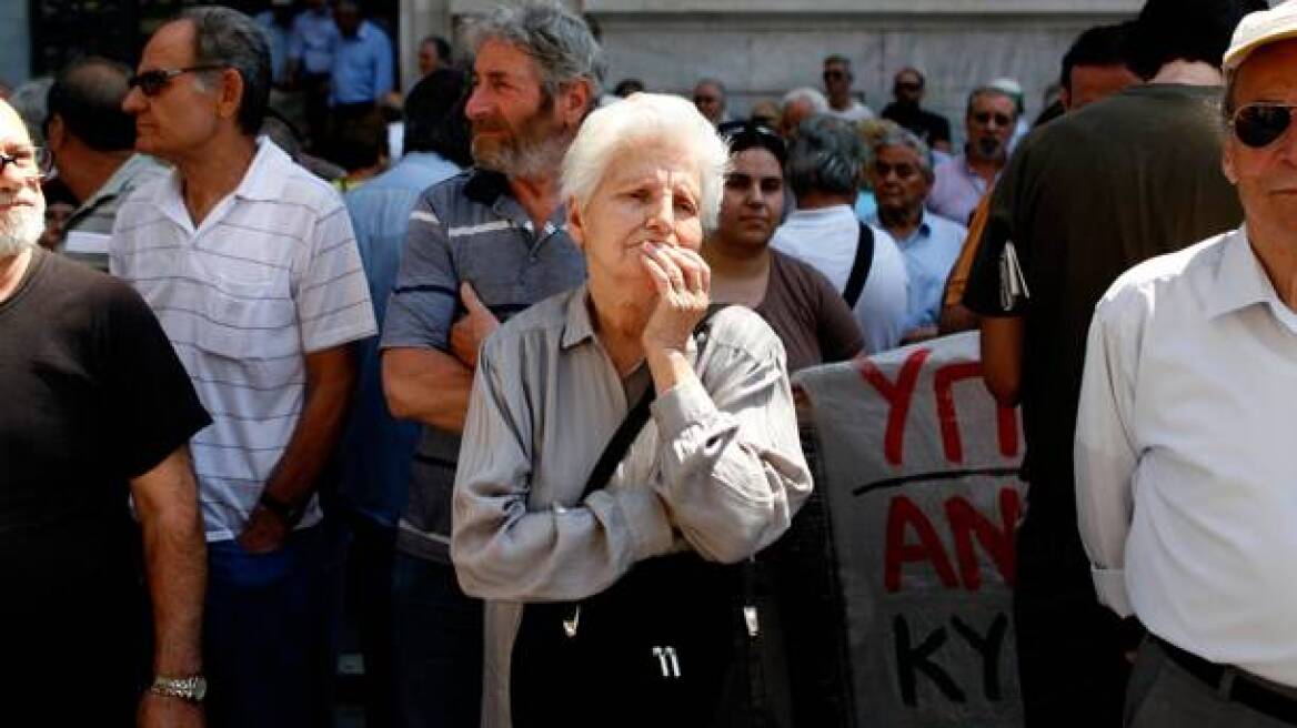 Σοκ για 2,5 εκατ. συνταξιούχους: Αναδρομική μείωση συντάξεων από τον Ιούλιο 