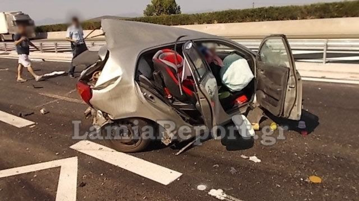 Αταλάντη: Έκλαιγε το μωρό και τους έσωσε τη ζωή - Απίστευτο τροχαίο