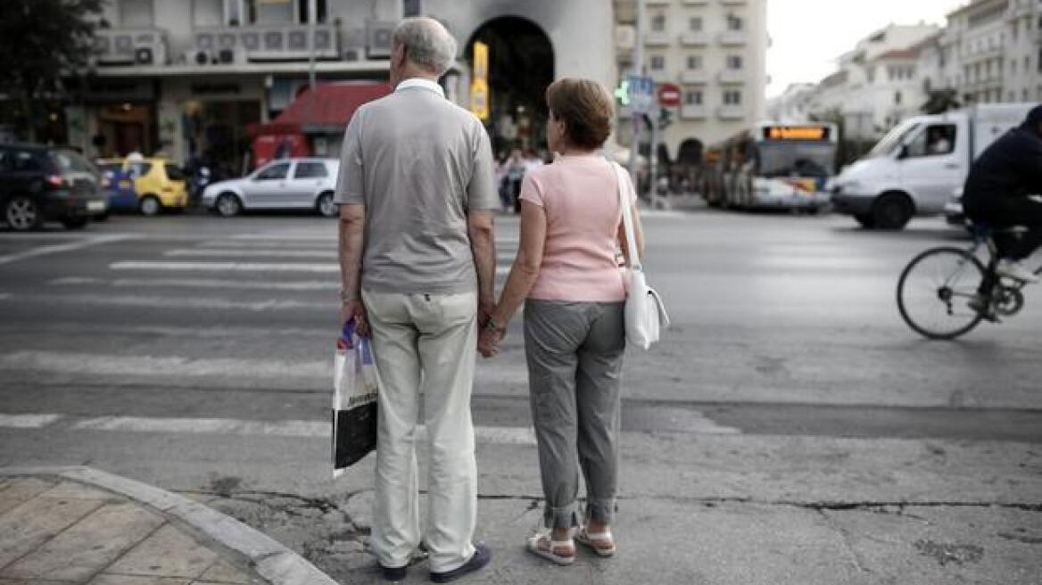 Κάτω από το όριο των 400 ευρώ η κατώτατη σύνταξη