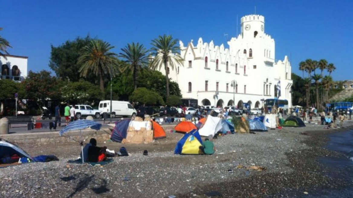 Κινητές μονάδες υποδοχής προσφύγων σε Κω και Λέρο στέλνει τώρα η κυβέρνηση