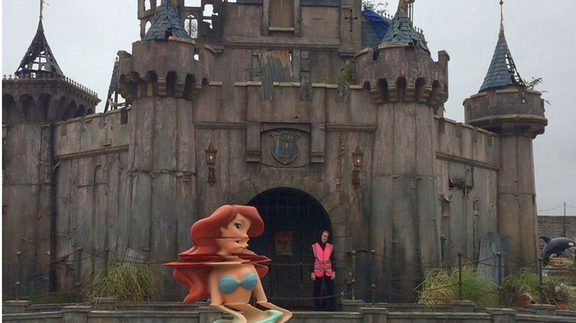 Dismaland: Η «σκοτεινή» παρωδία της Disneyland με την υπογραφή του Banksy