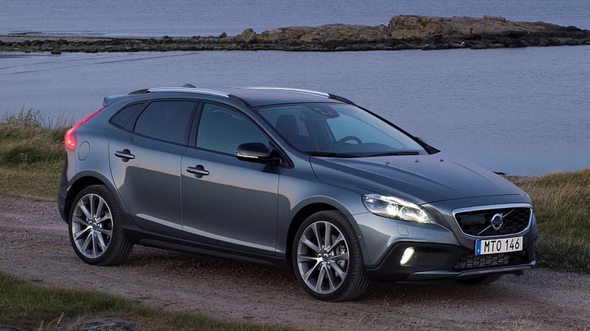 Με νέο κινητήρα τα Volvo V40 & V40CC