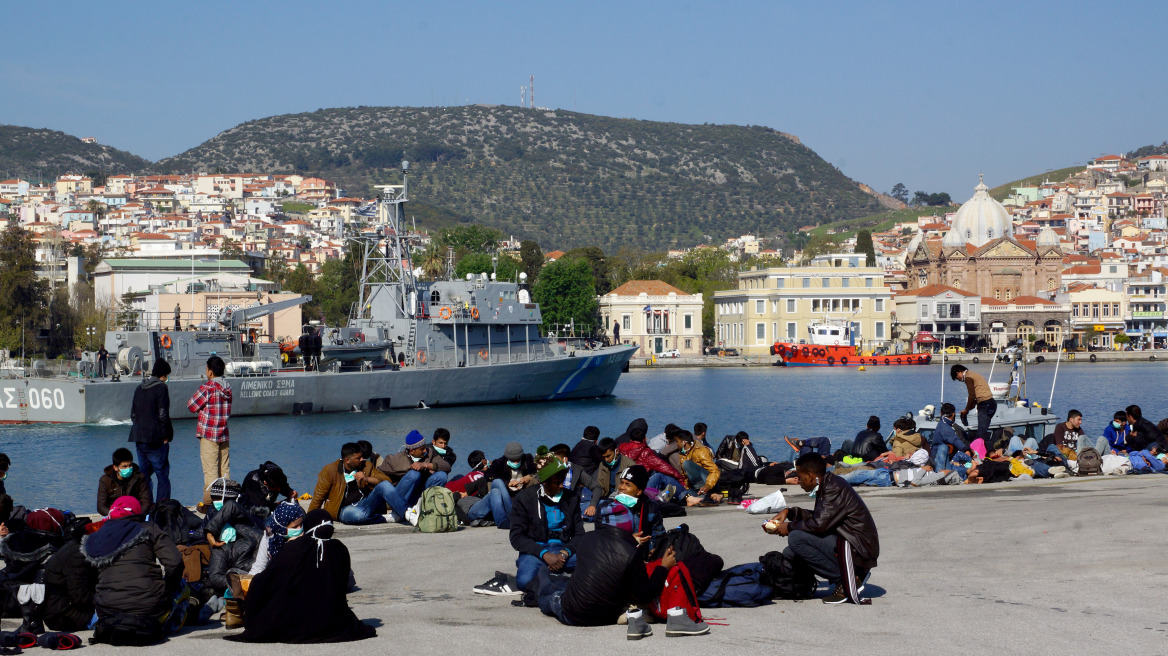 Οι δήμαρχοι της Βαρκελώνης, του Παρισιού, της Λαμπεντούζα και της Μυτιλήνης καλούν τους ηγέτες της ΕΕ να βοηθήσουν τους πρόσφυγες 