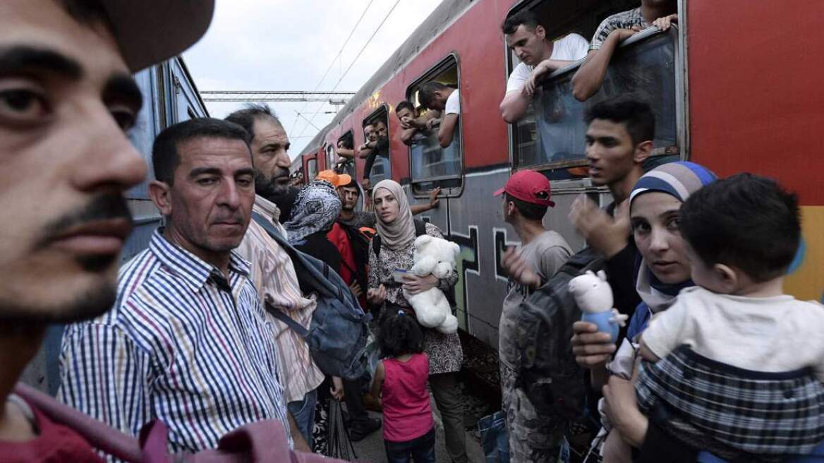 Συμφωνήθηκε η μετεγκατάσταση 120.000 προσφύγων