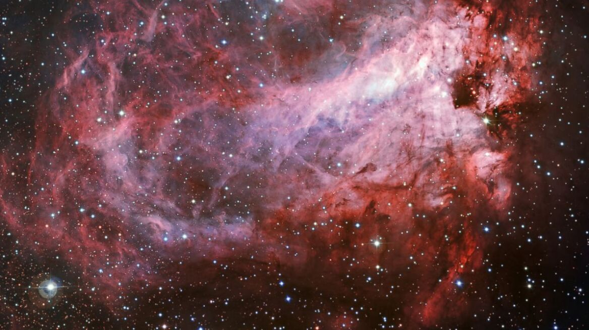 Το εκπληκτικό Νεφέλωμα Messier 17 λάμπει 5.500 έτη φωτός μακριά από τη Γη