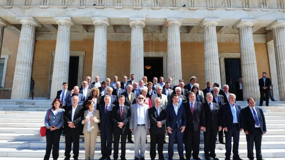 Το άλλο Σάββατο η ορκωμοσία των βουλευτών - Στις 5 Οκτωβρίου ξεκινά η συζήτηση των προγραμματικών δηλώσεων