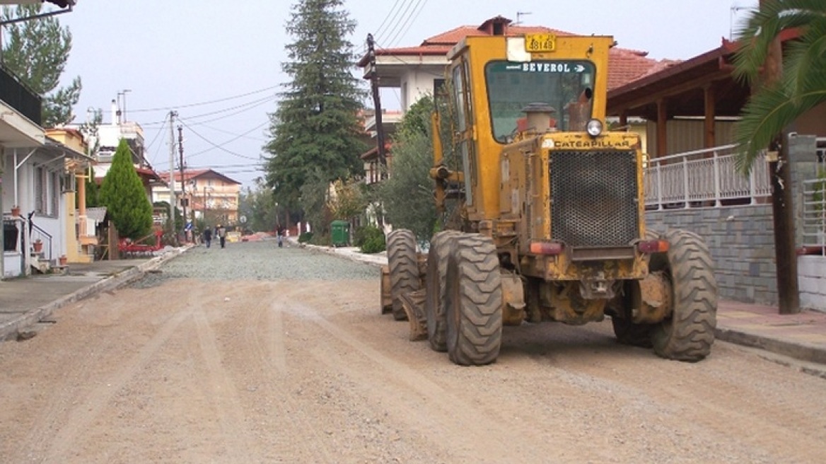 Εμμένει στις κατεδαφίσεις ακινήτων στη Ραφήνα η Αποκεντρωμένη Διοίκηση